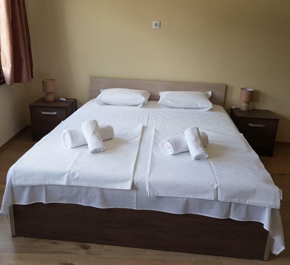 Часовника Hotel Trjavna Buitenkant foto